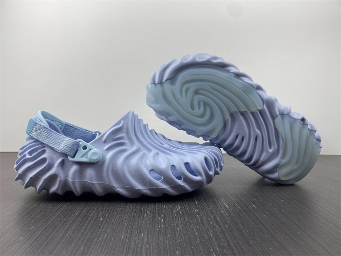 Cr*0*s x salehe bembury 207393-4st