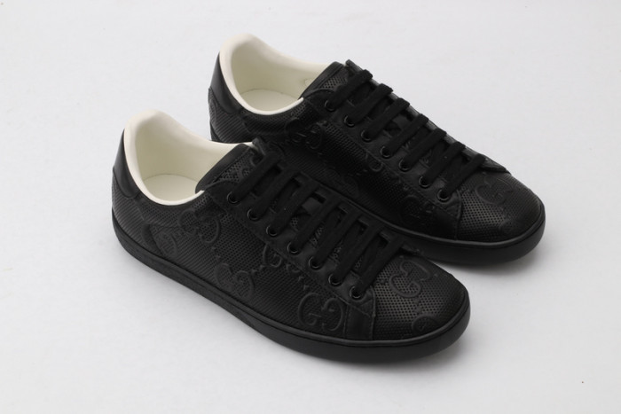 gu low top sneaker