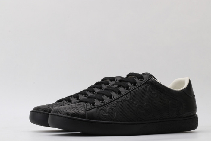 gu low top sneaker
