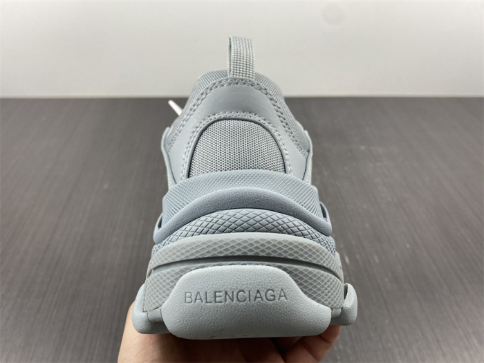 balen triple s pale blue 524039 w2fw1 4700