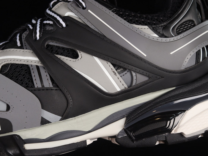 BALEN TRACK TRAINER 542023 W2ND3 2201