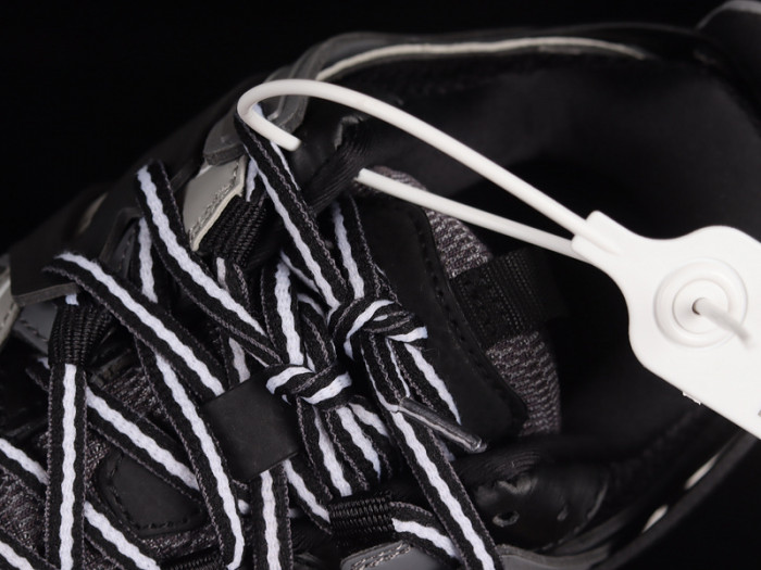 BALEN TRACK TRAINER 542023 W2ND3 2201