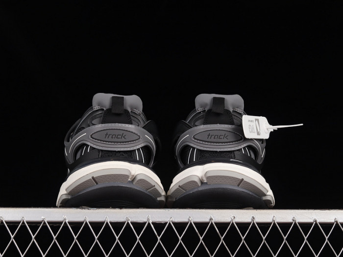 BALEN TRACK TRAINER 542023 W2ND3 2201