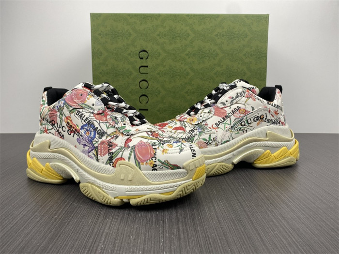 gu x balen the hacker project triple s flora print (w) 677195 ul110 8461