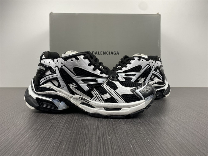balen black & white runner sneakers 677402 w3rb2 9010