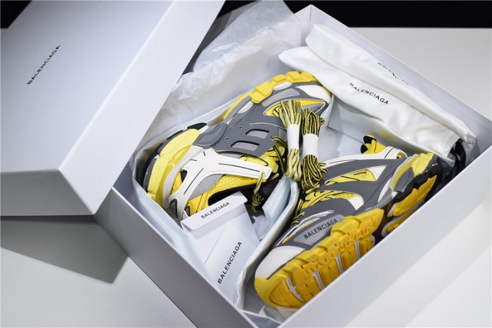 Balen Track Sneakers 656686 W06G0 2001 YELLOW