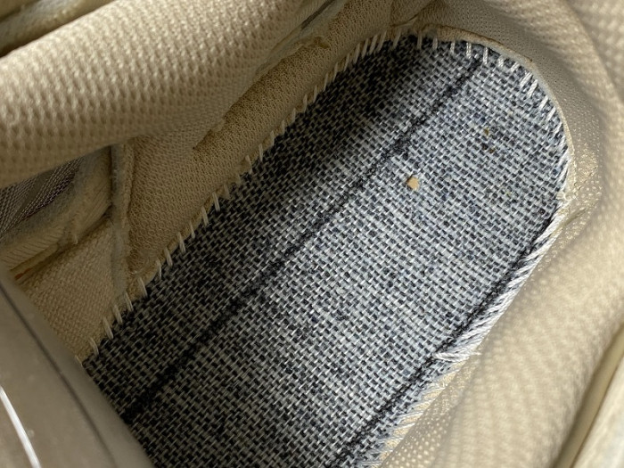 Balen Runner Sneakers Gold White 570391 W2GN7 2008