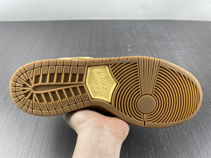 nike sb dunk low wheat (2017) 883232-700