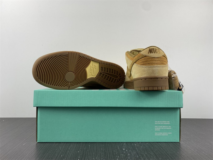 nike sb dunk low wheat (2017) 883232-700