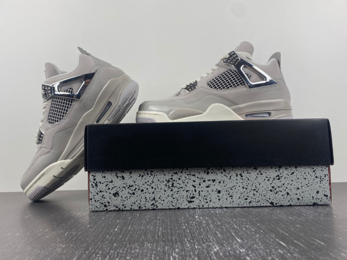 air jordan 4 retro frozen moments (women