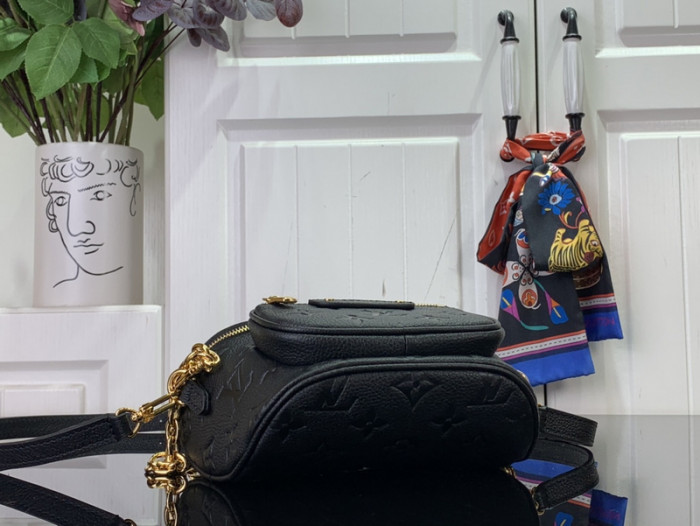 LIVV Mini Bumbag-17x12x9.5cm