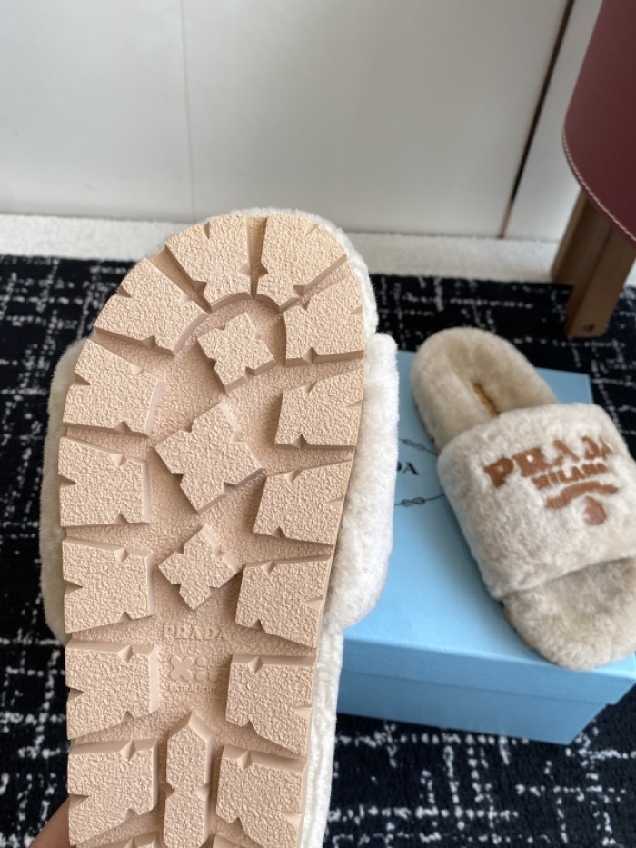 Prada Slides