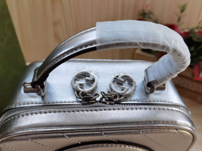 G*u*i1 bag-17*15*9cm