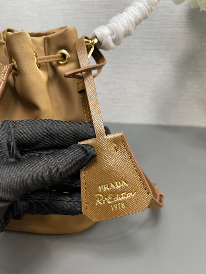 Prad* Bag-15.5*19.5*10cm