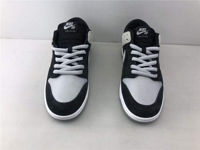 nike sb zoom dunk low pro black/wolf grey-white-white 854866-001