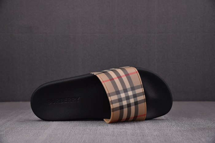 bur*berry slide