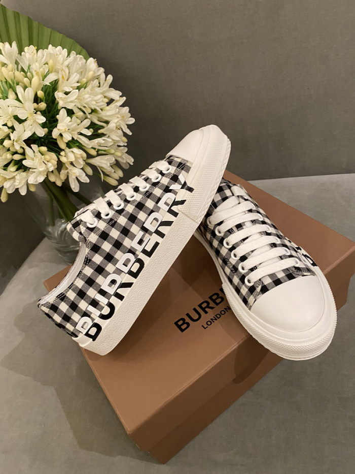 bur*berry sneakers