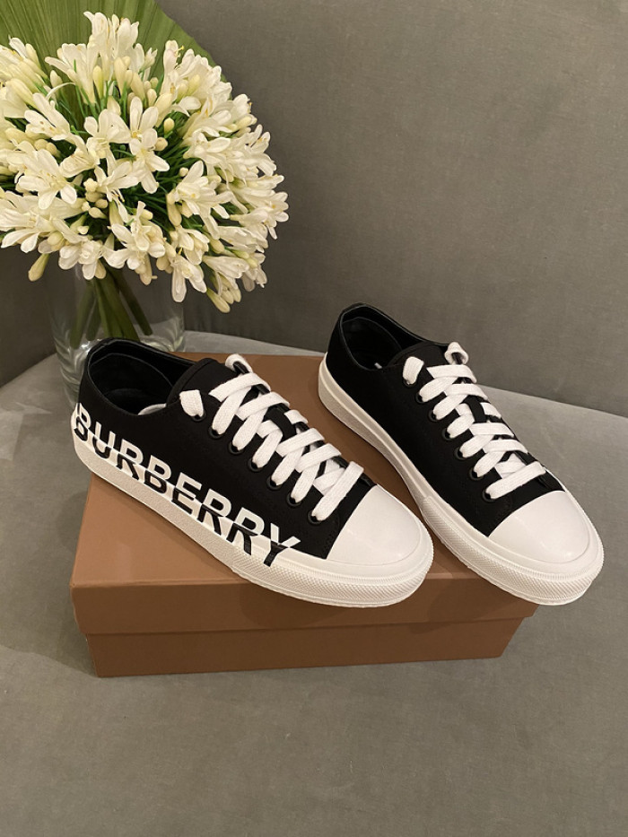 bur*berry sneakers