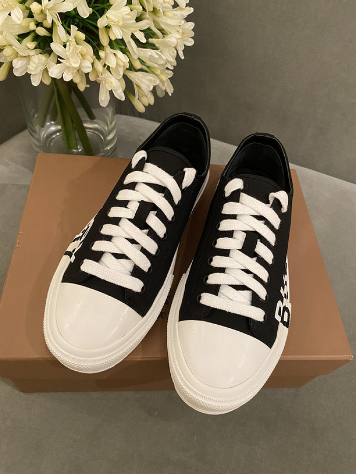 bur*berry sneakers