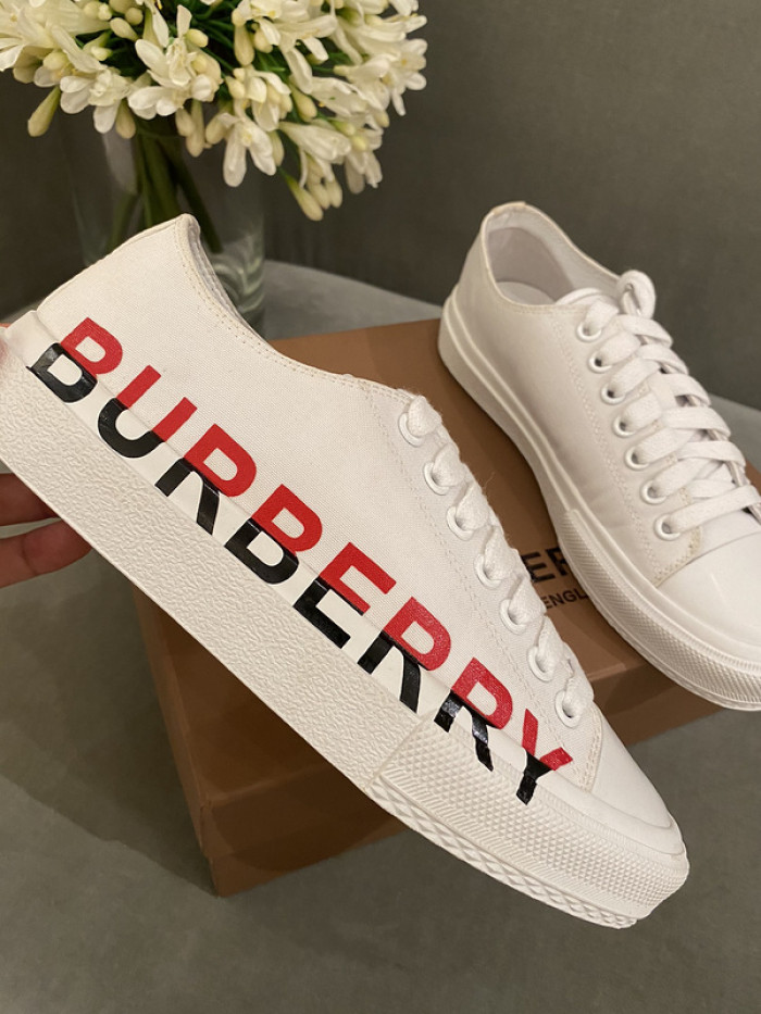 bur*berry sneakers