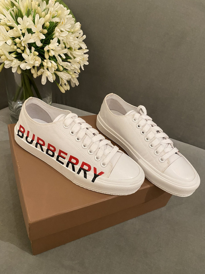 bur*berry sneakers