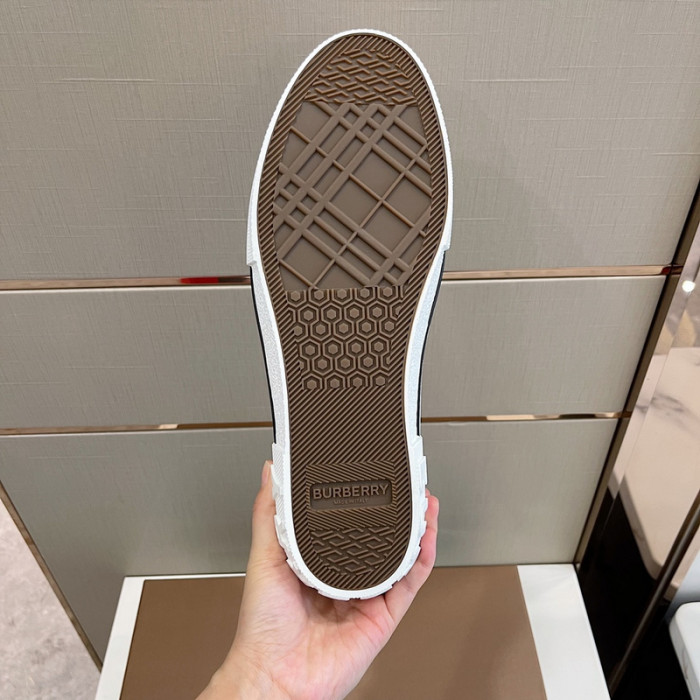 bur*berry sneakers