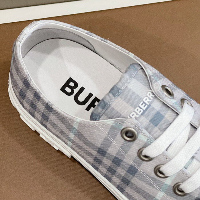 bur*berry sneakers