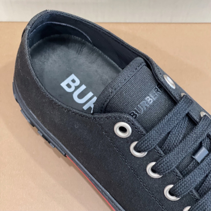 bur*berry sneakers