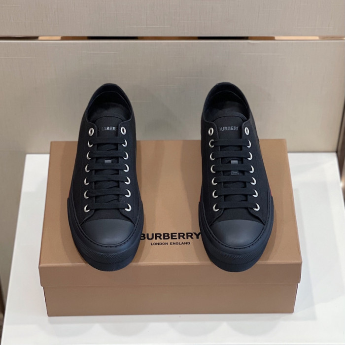 bur*berry sneakers