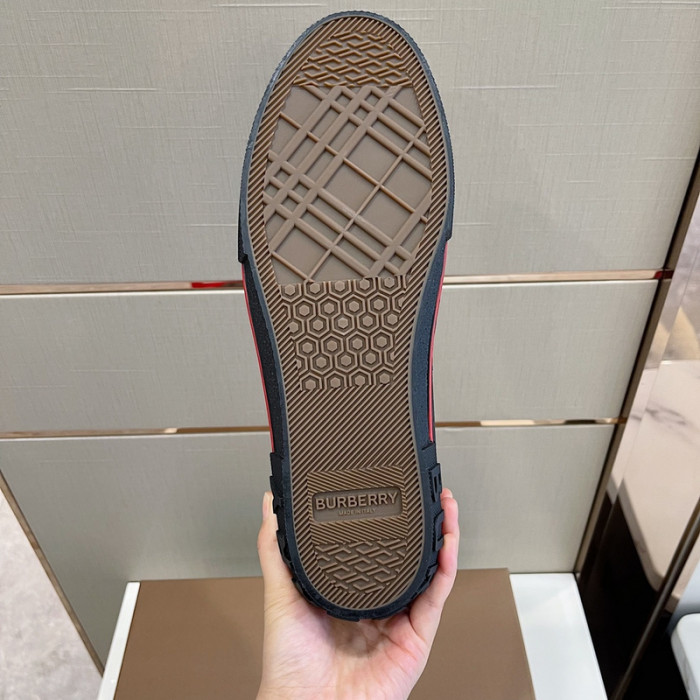 bur*berry sneakers