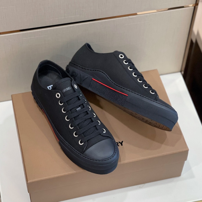 bur*berry sneakers