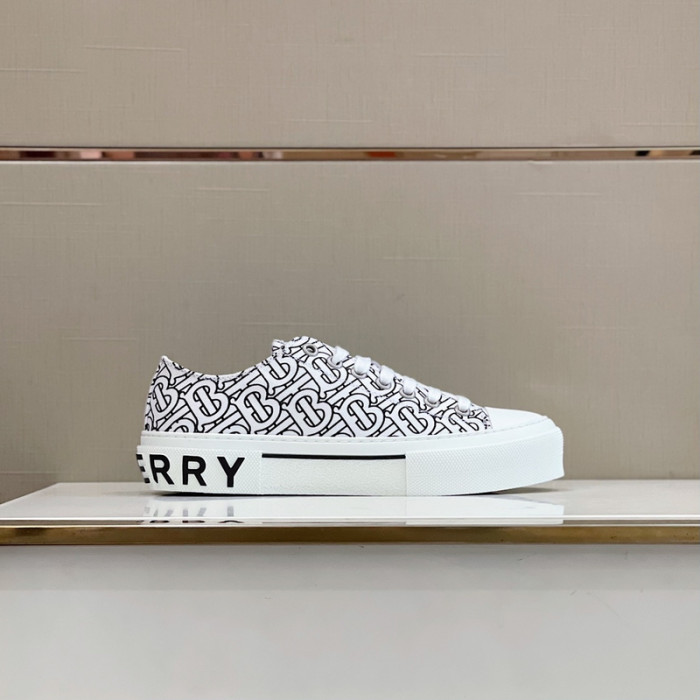 bur*berry sneakers