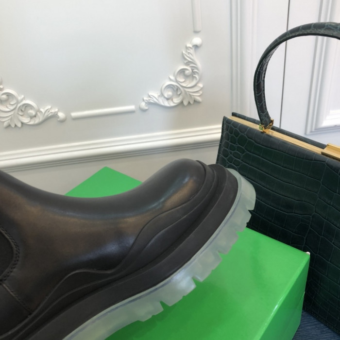 botteg*Ve*ne*ta tire