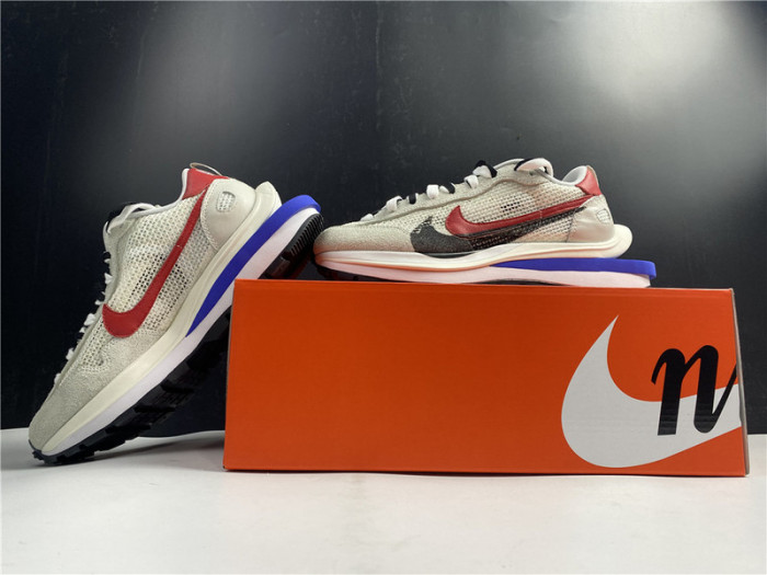 nike vaporwaffle sacai sport fuchsia game royal cv1363-100