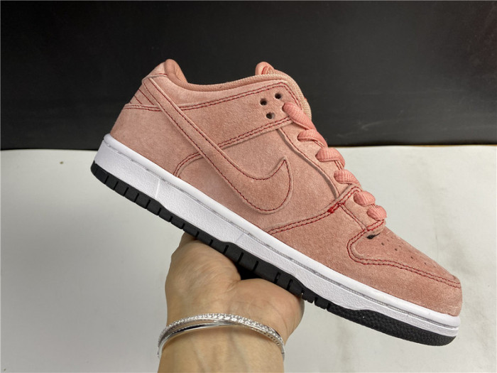 nike sb dunk low “pink pig” cv1655-600