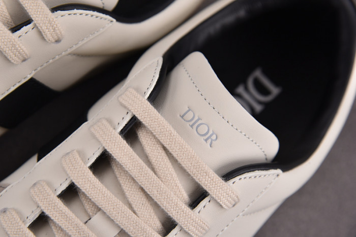 D1OR B01 Sneakers