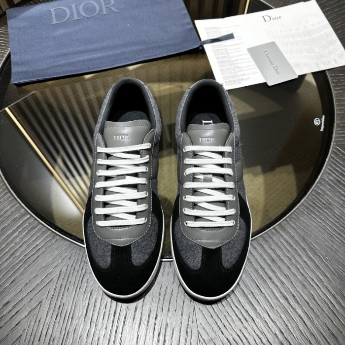 D1OR B01 Sneakers