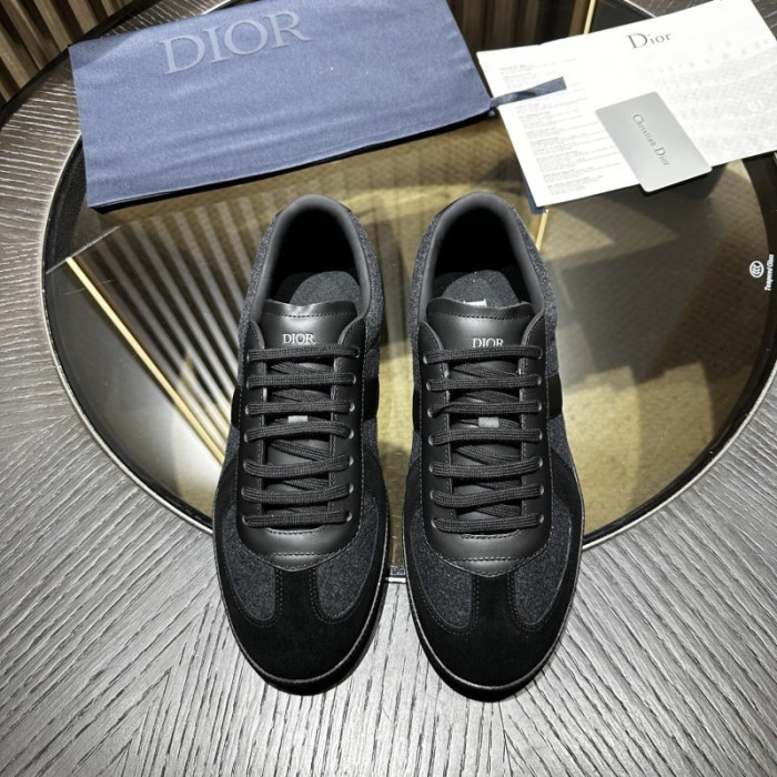 D1OR B01 Sneakers