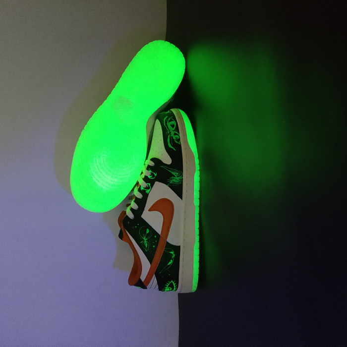 nike dunk low prm “halloween” dd3357-100