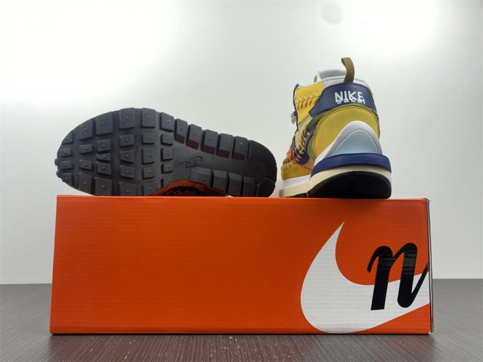 nike vaporwaffle sacai jean paul gaultier sesame blue dh9186-200