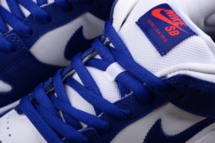 nike sb dunk low los angeles dodgers do9395-400