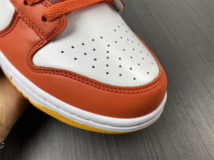 nike dunk low university gold (w) dq4690-800