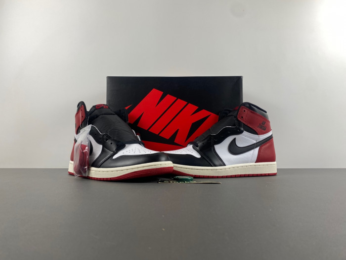 air jordan 1 high og black toe reimagined dz5485-106