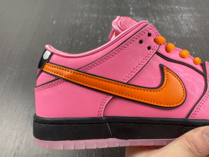 the powerpuff girls x nike sb dunk low “blossom” fd2631-600