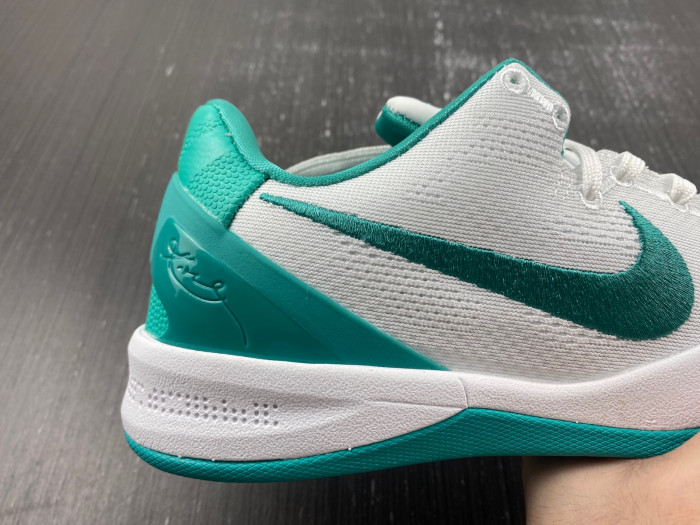 nike kobe 8 protro ‘radiant emerald’ fq3549-101