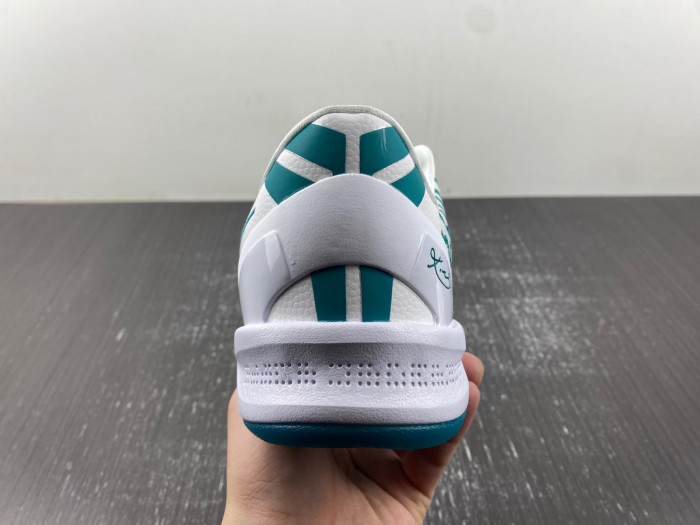 nike kobe 8 protro “radiant emerald” fq3549-101