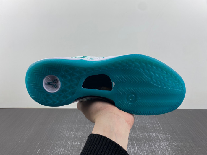 nike kobe 8 protro “radiant emerald” fq3549-101