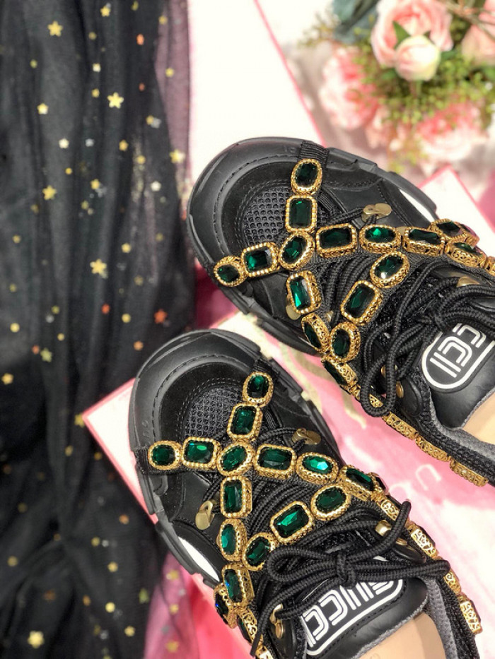 gu flashtrek sneaker