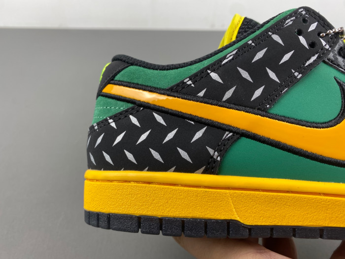 Nike Dunk Low What the Duck Away University of Oregon PE HV1454-100