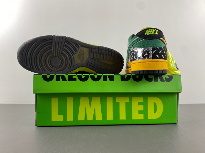 Nike Dunk Low What the Duck Away University of Oregon PE HV1454-100